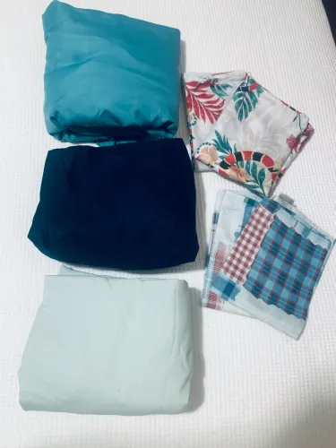 Kit com 3 lençóis com elástico casal Queen + 4 fronhas 2 lençóis são novos