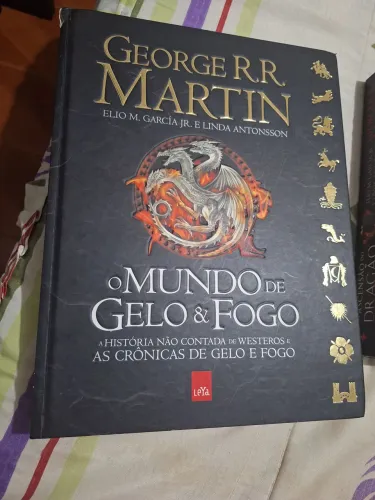 o mundo de gelo e fogo
