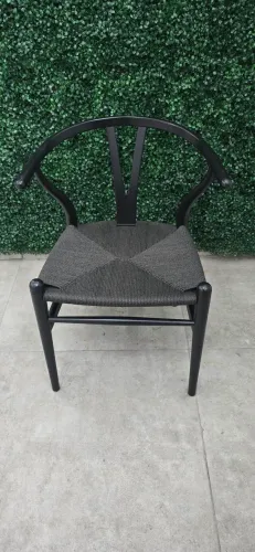 CADEIRA WISHBONE PRETA TOKSTOK
