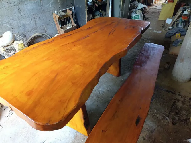 Mesa de jaqueira