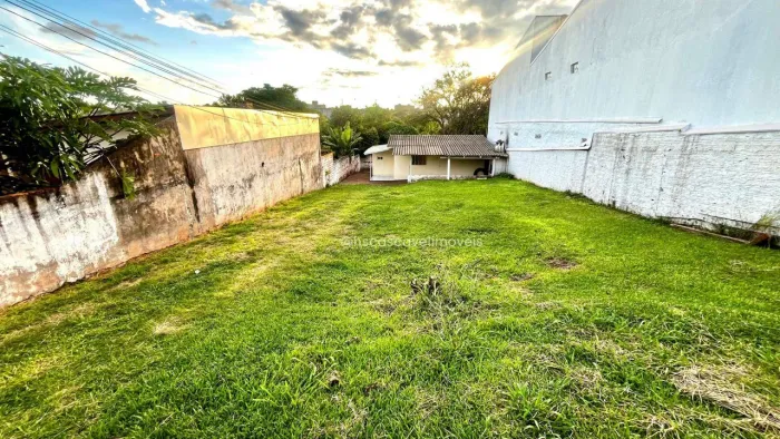 Terreno no Bairro Neva em Cascavel - PR.