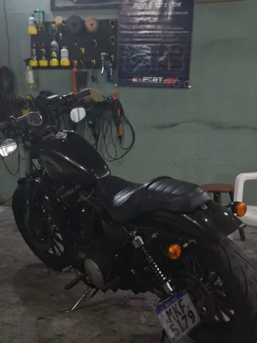Harley Davidson 883