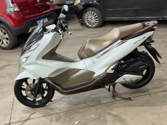 Honda PCX DLX com ABS