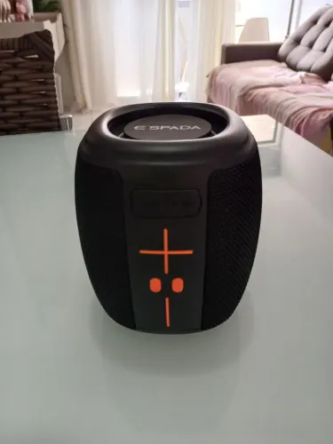 Caixa de Som Portátil Bluetooth 8W Espada Sem Uso