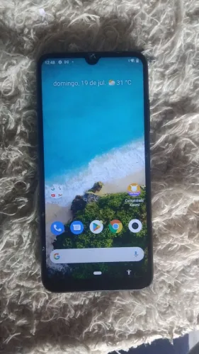 XIAOMI MI A3 em perfeito estado, apenas com trincado na tela da capa.