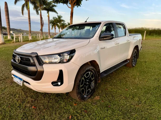 Toyota Hilux CD 4X4 2.8 Diesel Mec. 2022