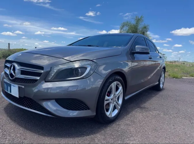 Mercedes-Benz Classe A 200 1.6 TB 16V Urban 156cv Aut. 2013