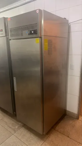 Geladeira vertical inox cozil