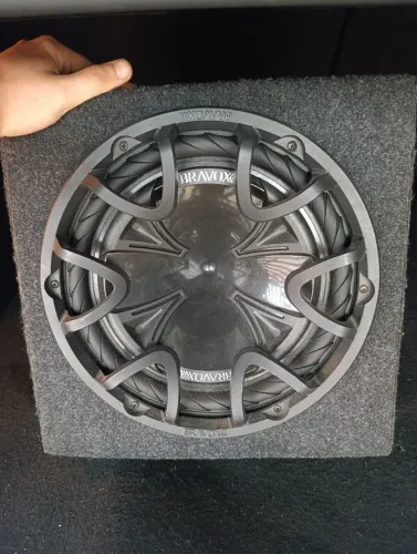 SUBWOOFER BRAVOX BV12"X-D4 + CAIXA SELADA & SUBWOOFER PIONEER TS-W309 12" + CAIXA DUTADA