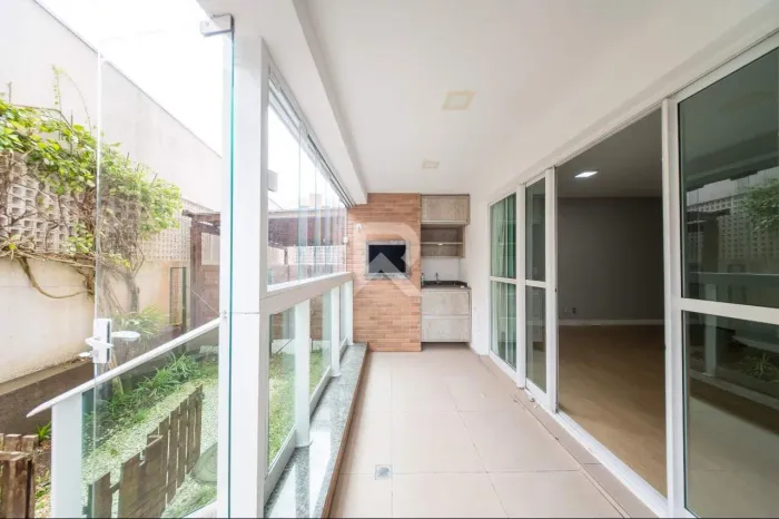 Apartamento Garden com Jardim, 3 quartos, 2 vagas para locação, 90 m² - São Braz - Curitib
