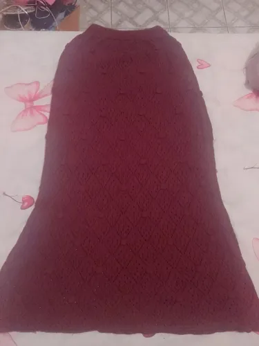 Saia Longa até aos pés de Crochê Bordô com detalhes Tamanho P ao GG