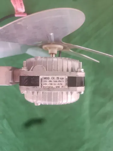 Ventilador potente com 25 cm de diâmetro e motor de 60W