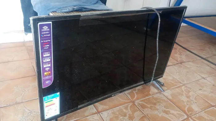 TV SMART 32" PARA RETIRAR PEÇAS ( MARCA VIZZION )