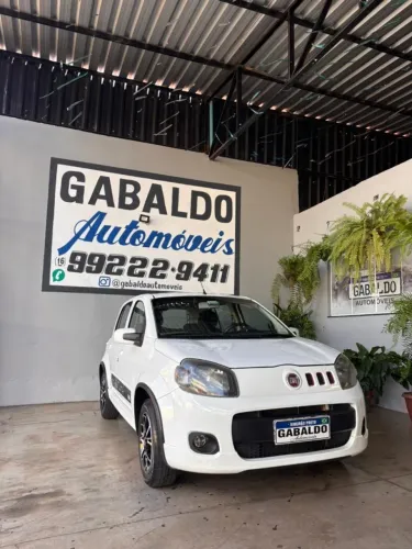 Fiat Uno Sporting 1.4 EVO Fire Flex 8V 4P 2013