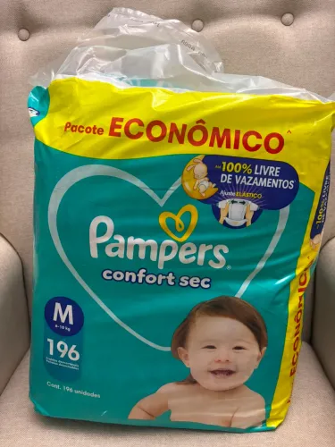Fralda Pampers M no precinho 