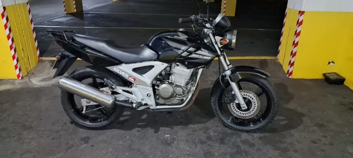 Vendo twister 2002