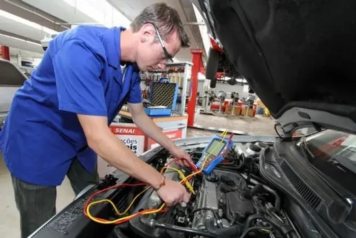 Eletricista/Ar condicionado de Automóveis Camionetes Vans Caminhões