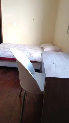alugo quarto proximo hospital dilson godinho