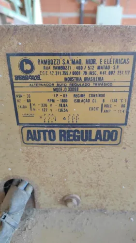 Gerador de energia Tratorizado de 30 Kva