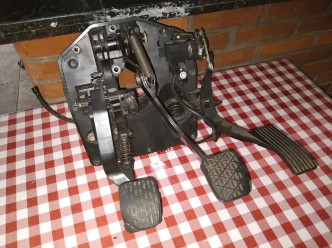 PEDALEIRA MERCEDES CLASSE A 160 MANUAL