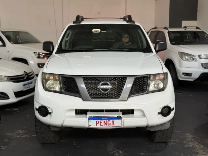 Nissan Frontier SV AT. CD 4X4 2.5 TB Dies. Aut. 2016