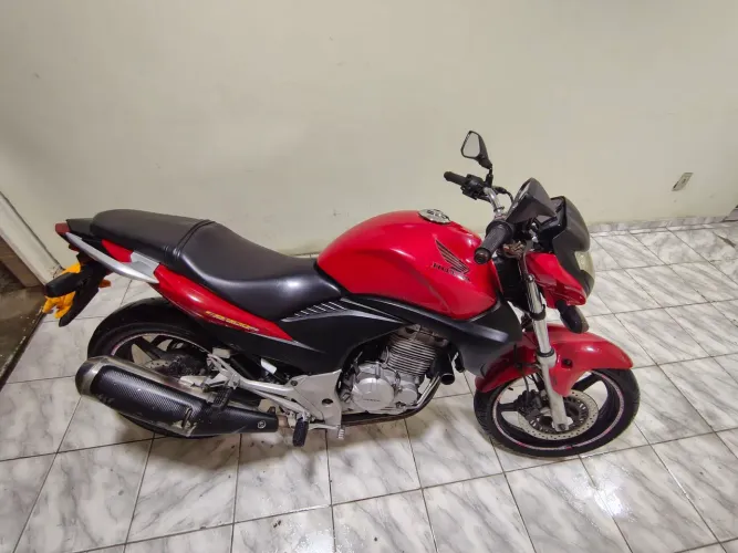 Honda cb 300 2012