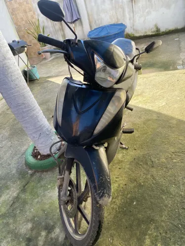 Moto Bravax conquentinha 