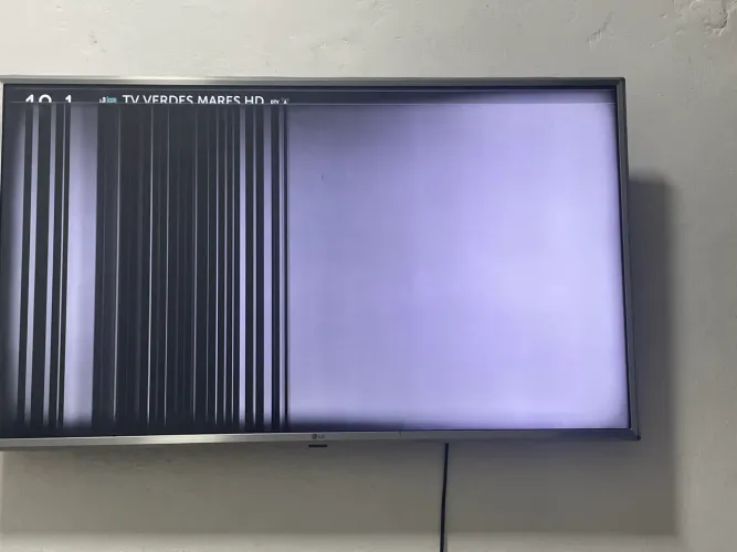     TV LG 43 4K Smart com defeito na tela - para retirada de peças/conserto?