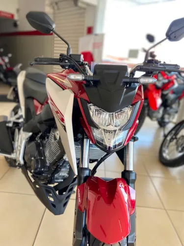 CB 300 ABS - 2026 48x 1.026,66 *NÃO PRECISA DE ENTRADA* Valor 29.900,00
