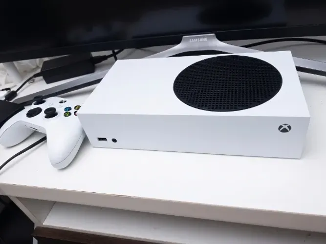 Xbox Series S (Branco) - Único Dono em Excelente Estado