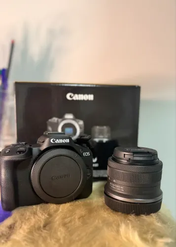 Câmera Canon Eos R50