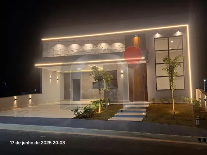 CASA EM CONDOMÍNIO FECHADO