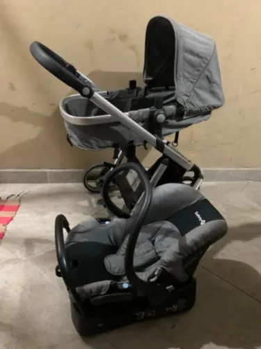 Carrinho de bebê moises e bebê conforto com base