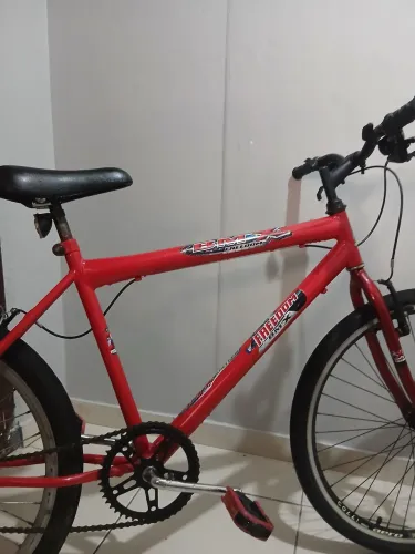 Bicicleta ARO 26 - Vermelha 