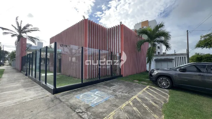 Prédio Comercial de Esquina em Nova Descoberta
