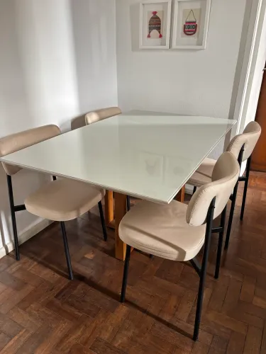 Mesa laqueada 4 lugares: SEMI NOVA