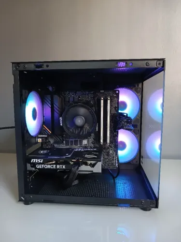 PC GAMER RYZEN 5 5500 + RTX 5060