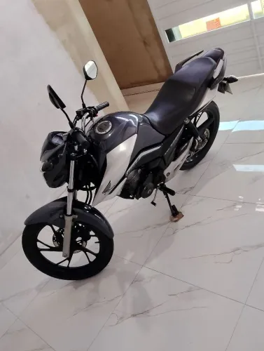 Vendo Honda cg 160 único dono