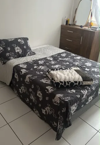 Vendo Cama box de casal