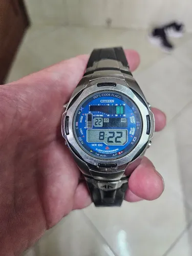 Relógio Citizen Wind surf D28B