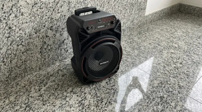 Caixa de som Mondial CM-150 Bivolt - Zerada e batida forte!