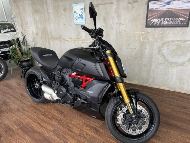 Ducati Diavel 1260 s 2021
