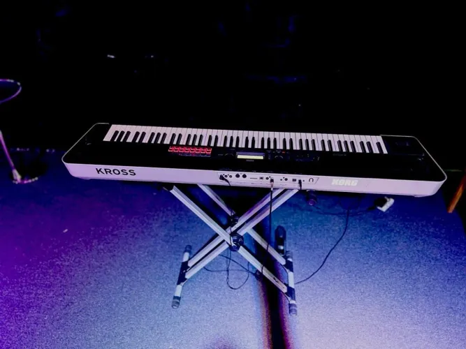 Teclado Korg Kross 2 88 teclas de Piano