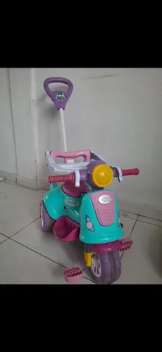 Carrinho com empurrador