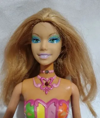 Barbies Elina e Color Revil