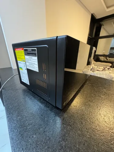 Micro ondas novo na caixa .
