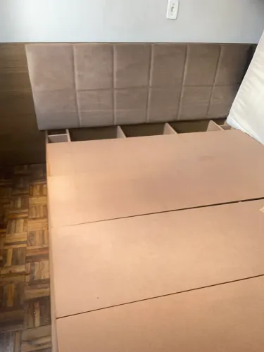Cama com cabeceira baixei o preço pra vender logo
