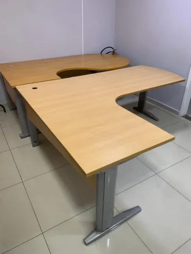 Mesa de Escritório em L 1,85 x 1,55 m