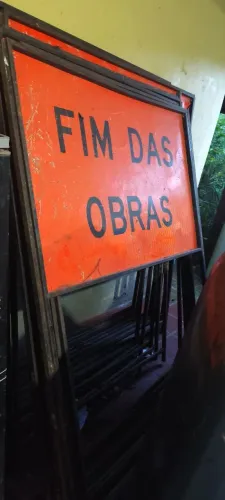 Placa diversa sinalização de trânsito
