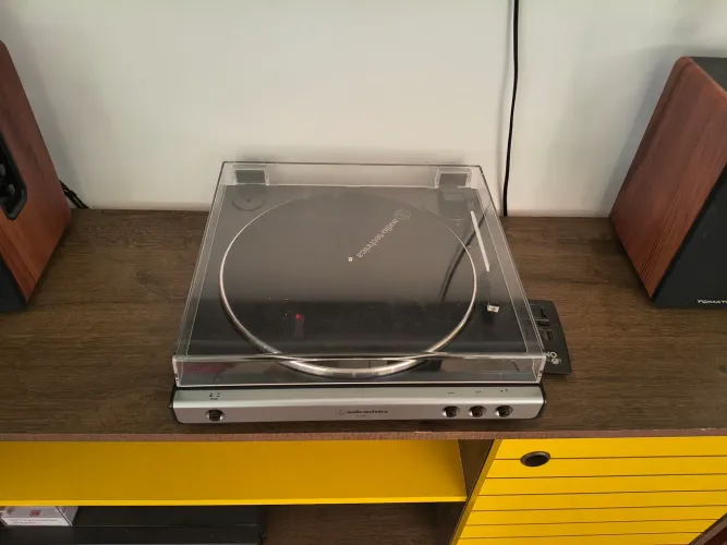 Toca disco Audio Technica ATLP60X